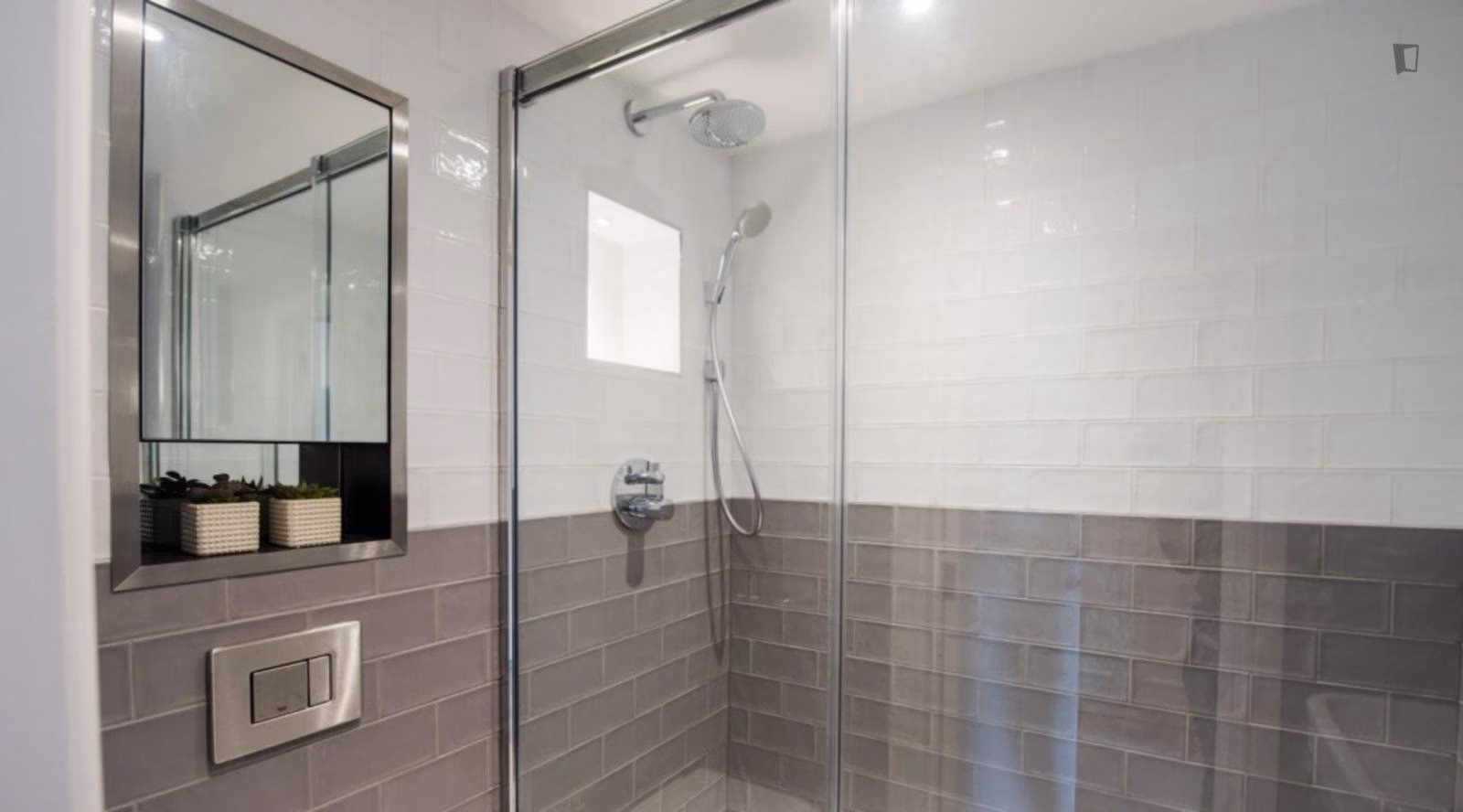 Studio - Amenities?w=400&h=260&fit=crop&q=40&auto=format&trim=auto