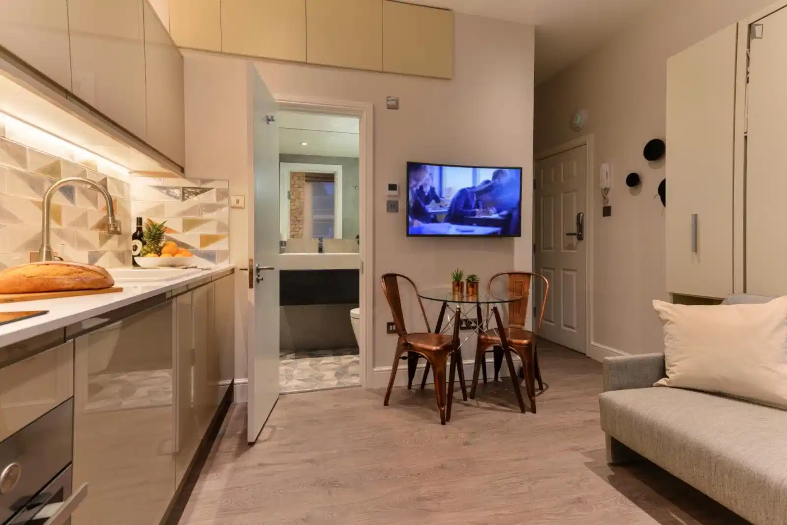 Studio Room, W End Ln, London, NW3 2LJ (Studio 6) - London, England, United Kingdom - Studio - Kitchen