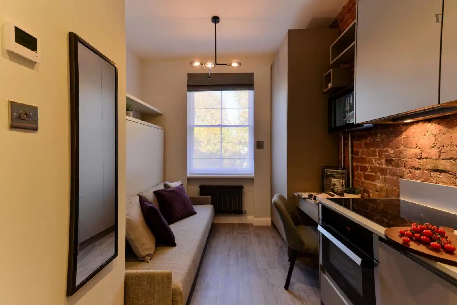 Studio - Bathroom?w=400&h=260&fit=crop&q=40&auto=format&trim=auto