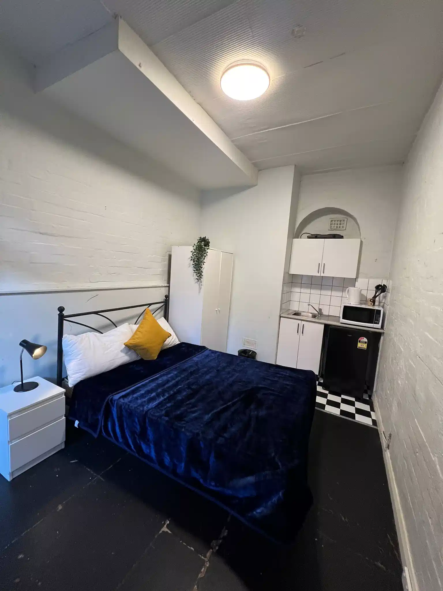 Room in a 27 Bedroom Apartment, 146 Flinders, Paddington, Sydney - Sydney, New South Wales, Australia - Room 5 - Bedroom