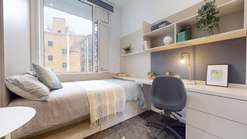 Common Area?w=400&h=260&fit=crop&q=40&auto=format&trim=auto