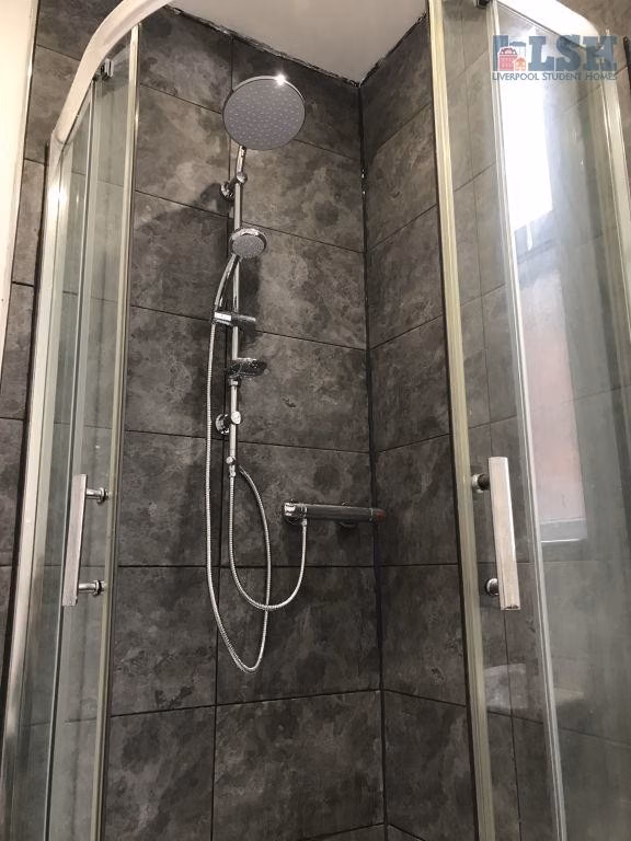 Alderson Road L15, Liverpool - Liverpool, England, United Kingdom - 4 Bedroom 1 Bathroom - Bathroom