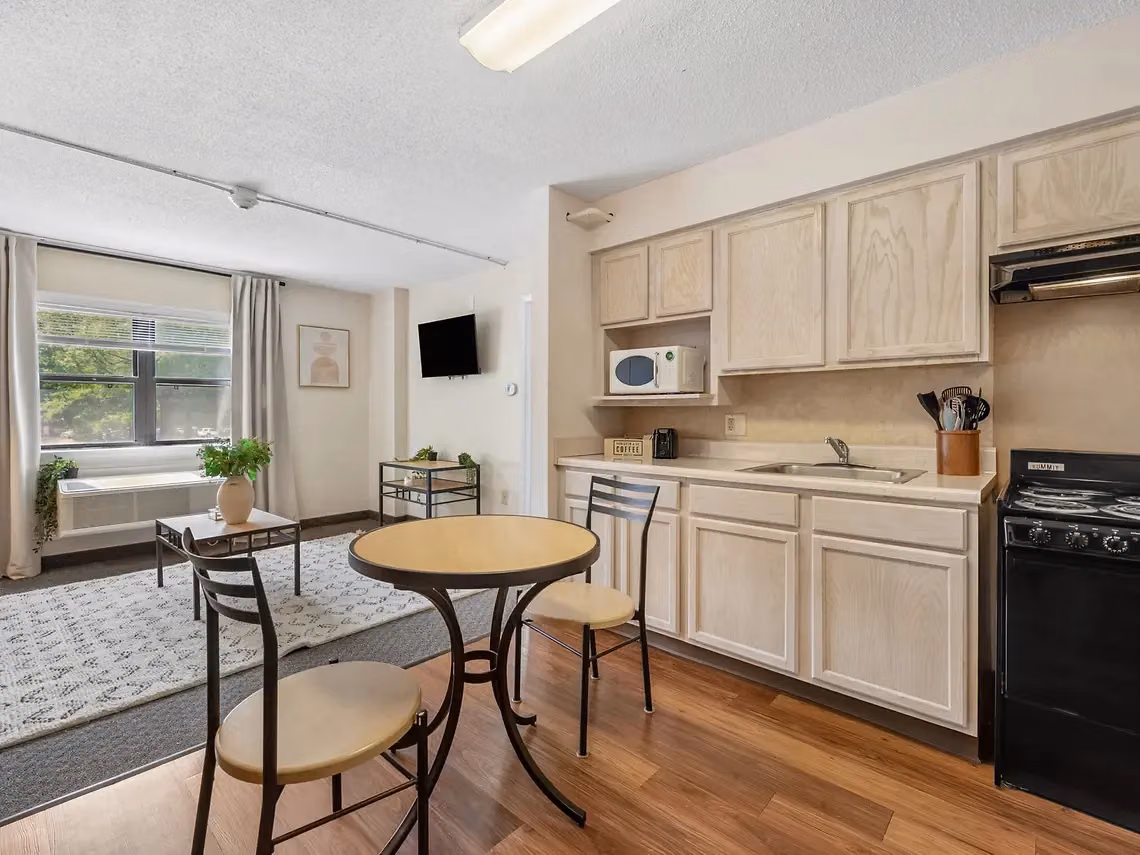 Yugo Greenville Campus Towers, Greenville  - Greenville, United States - Kitchen