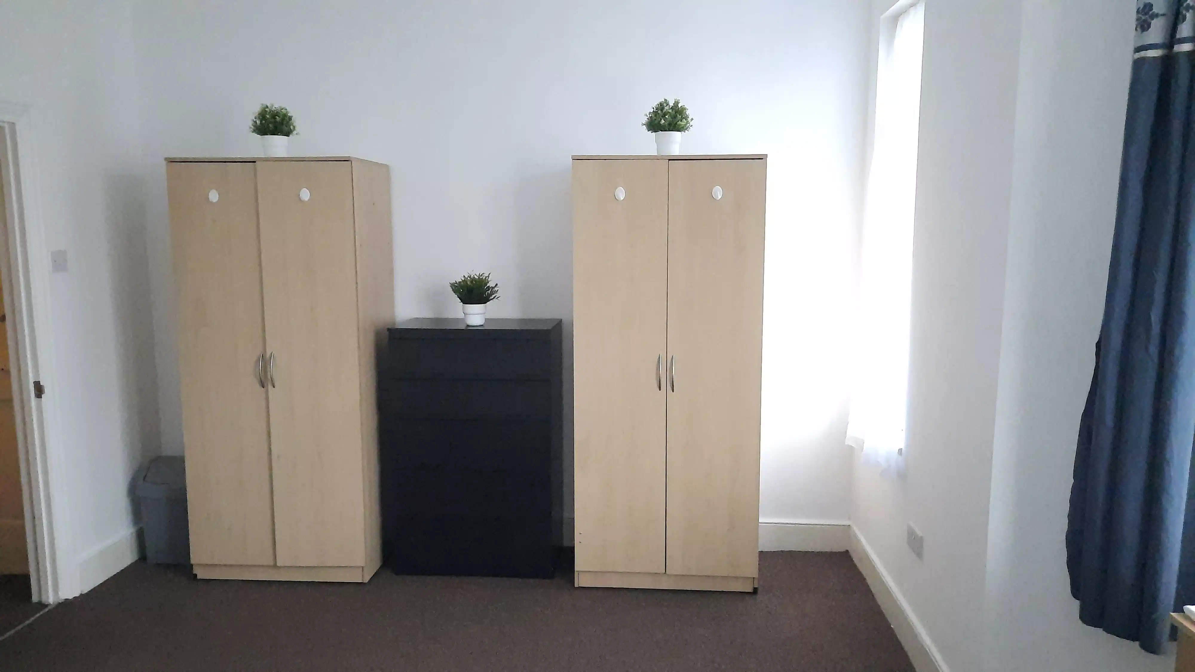 St Erkenwald Road IG11, London - London, England, United Kingdom - 5 Bedrooms 2 Bathrooms Apartment 1 - Amenities