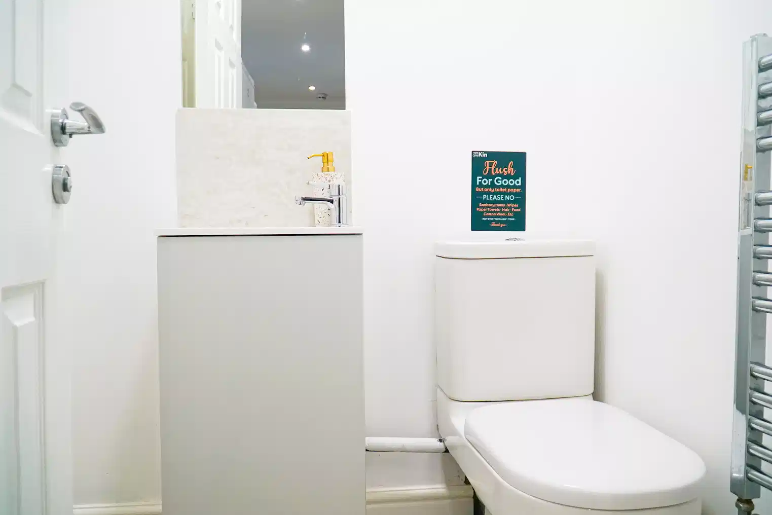 Room in a 4 Bedroom Apartment, 9 Saxony Rd, Liverpool L7 8RT - Liverpool, England, United Kingdom - 4 Bedroom 2 Bathroom Apartment - 1 - Bathroom