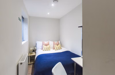 Room in a 5 bedroom Apartment, 86 Beresford Street, Stoke-on-Trent ST4 2ES - Stoke-on-Trent, England, United Kingdom - 5 Bedroom 1 Bathroom - Bedroom