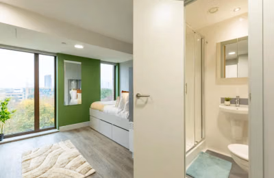 Amenities?w=400&h=260&fit=crop&q=40&auto=format&trim=auto