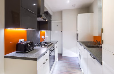Room in a 5 Bedroom Apartment, 233 Leek Road, Stoke-on-Trent ST4 2BP - Stoke-on-Trent, England, United Kingdom - 5 Bedroom 1 Bathroom Apartment - Kitchen