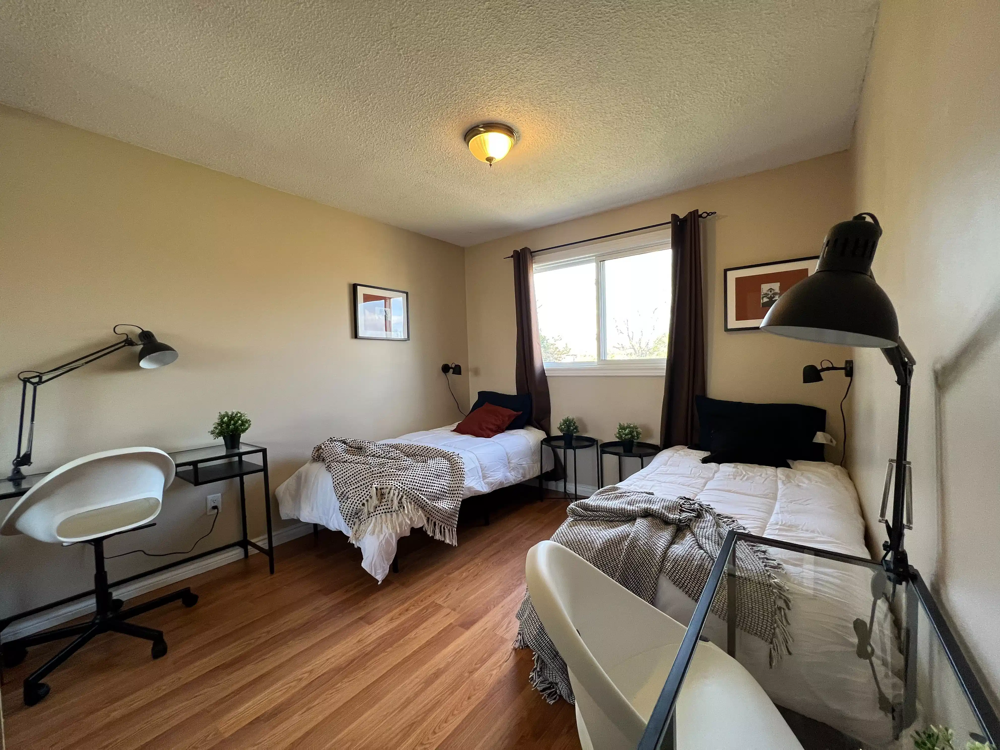 108 Murray St, Toronto - Toronto, Ontario, Canada - Seaside Room A - Shared( 1 Bed 1 Bath ) - Bedroom