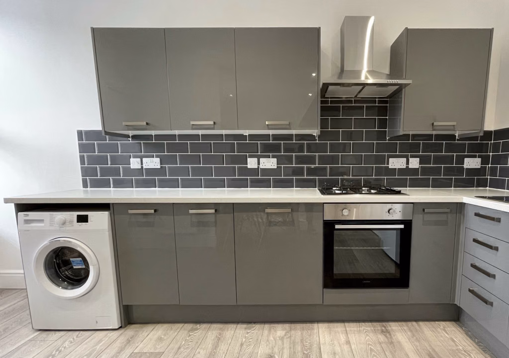 5 Bedroom 5 Bathroom Apartment - 3 - Bedroom?w=400&h=260&fit=crop&q=40&auto=format&trim=auto