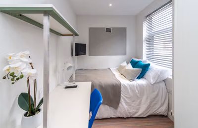 Room in a 4 Bedroom Apartment, 38 Cauldon Road, Stoke-on-Trent ST4 2ED - Stoke-on-Trent, England, United Kingdom - 4 Bedroom 1 Bathroom Apartment - Bedroom