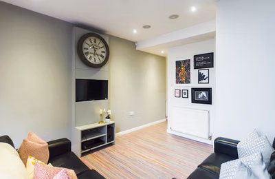 Room in a 3 Bedroom Apartment, 30 Watford Street, Stoke-on-Trent ST4 2EW - Stoke-on-Trent, England, United Kingdom - 3 Bedroom 1 Bathroom Apartment - Amenities