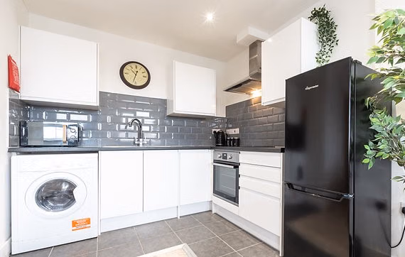 Two Bedroom Apartment - Bedroom?w=400&h=260&fit=crop&q=40&auto=format&trim=auto