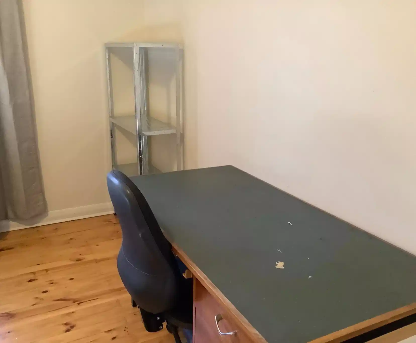 Room 3 - Bedroom?w=400&h=260&fit=crop&q=40&auto=format&trim=auto