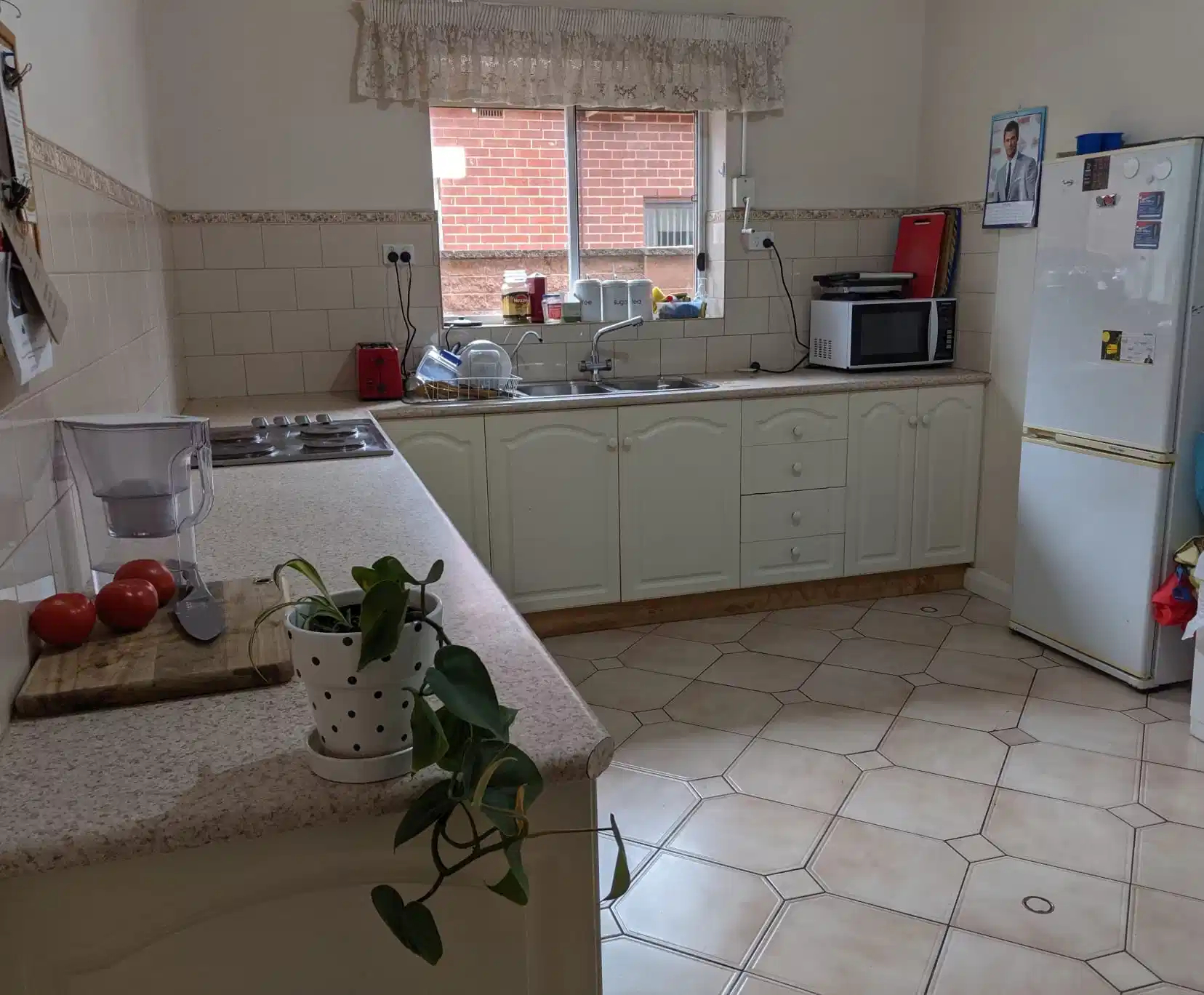 Amenities?w=400&h=260&fit=crop&q=40&auto=format&trim=auto