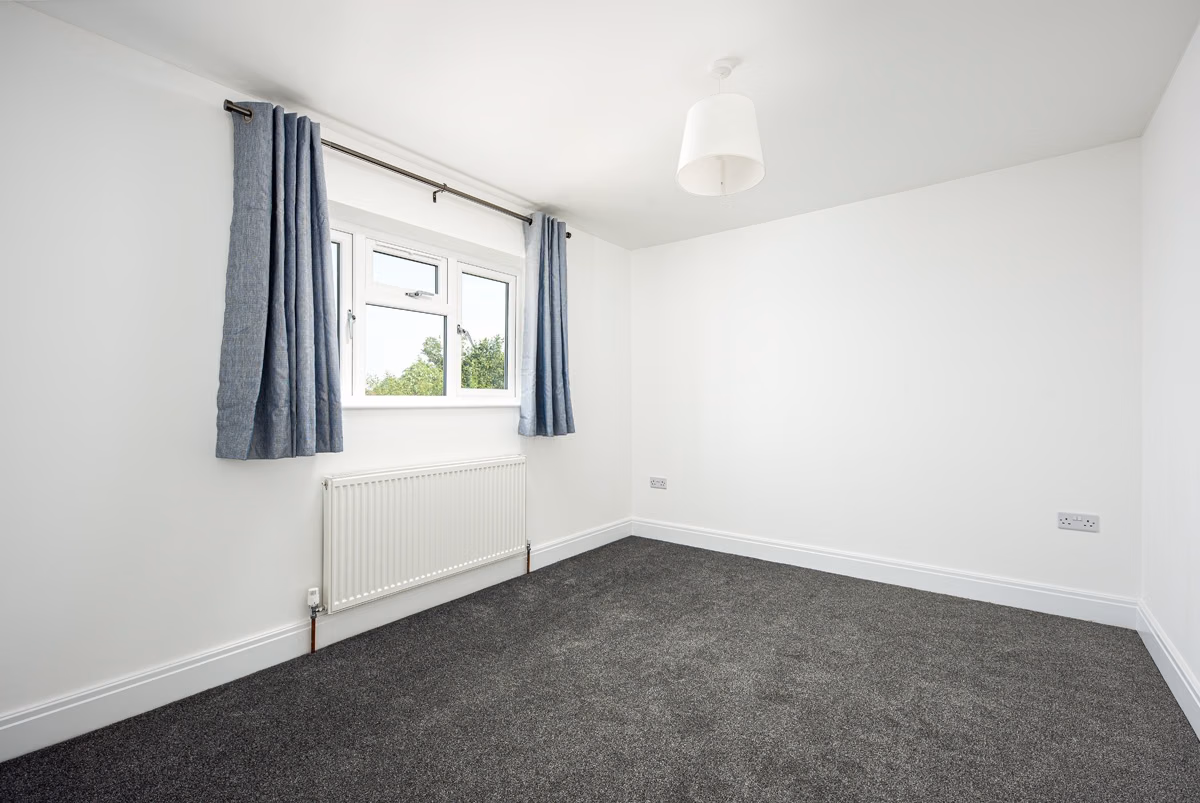 Bedroom 3 - Bathroom?w=400&h=260&fit=crop&q=40&auto=format&trim=auto