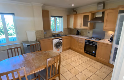 6 Bedroom Apartment, 43 Jekyll Cl, Stapleton, Stoke Gifford, Bristol BS16 1UX - Bristol, England, United Kingdom - 6 Bedroom 2 Bathroom Apartment - Kitchen