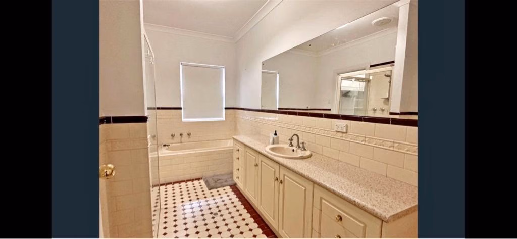 Room in a 5 Bedroom Apartment, 66 Alfred Street, Adelaide City Council, Adelaide 5000 (Room 4) - Adelaide, South Australia, Australia - Room 1 - Bathroom