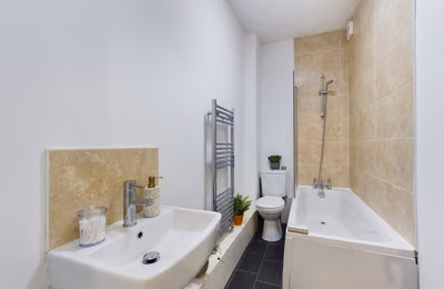 2 Bedroom Apartment, 169 Cottenham St, Kensington, Liverpool L7 2QX (Flat 3) - Liverpool, England, United Kingdom - Room 1 - Bathroom