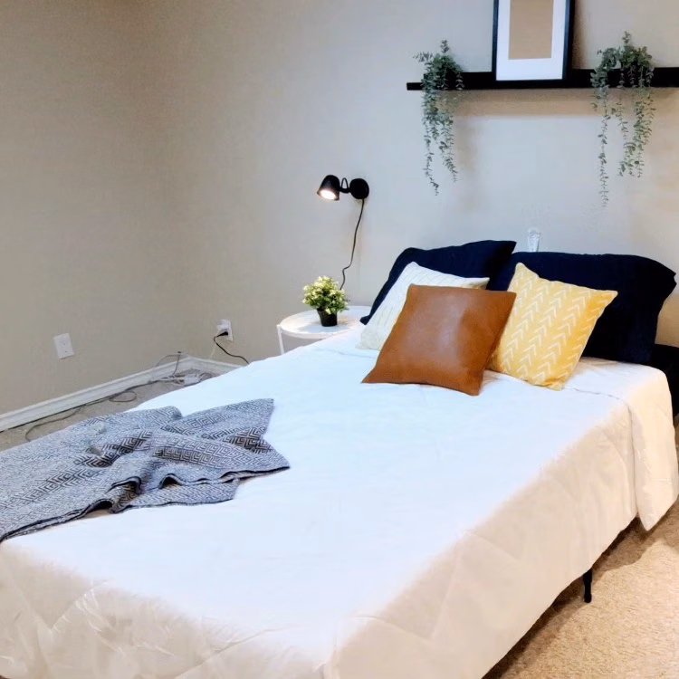 100 Old Meadow Lane, Waterloo - Waterloo, Ontario, Canada - Hemlock Room( 1 Bed 1 Bath ) - Bedroom