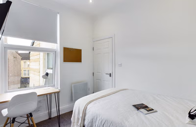 Bedroom 1 - Kitchen?w=400&h=260&fit=crop&q=40&auto=format&trim=auto