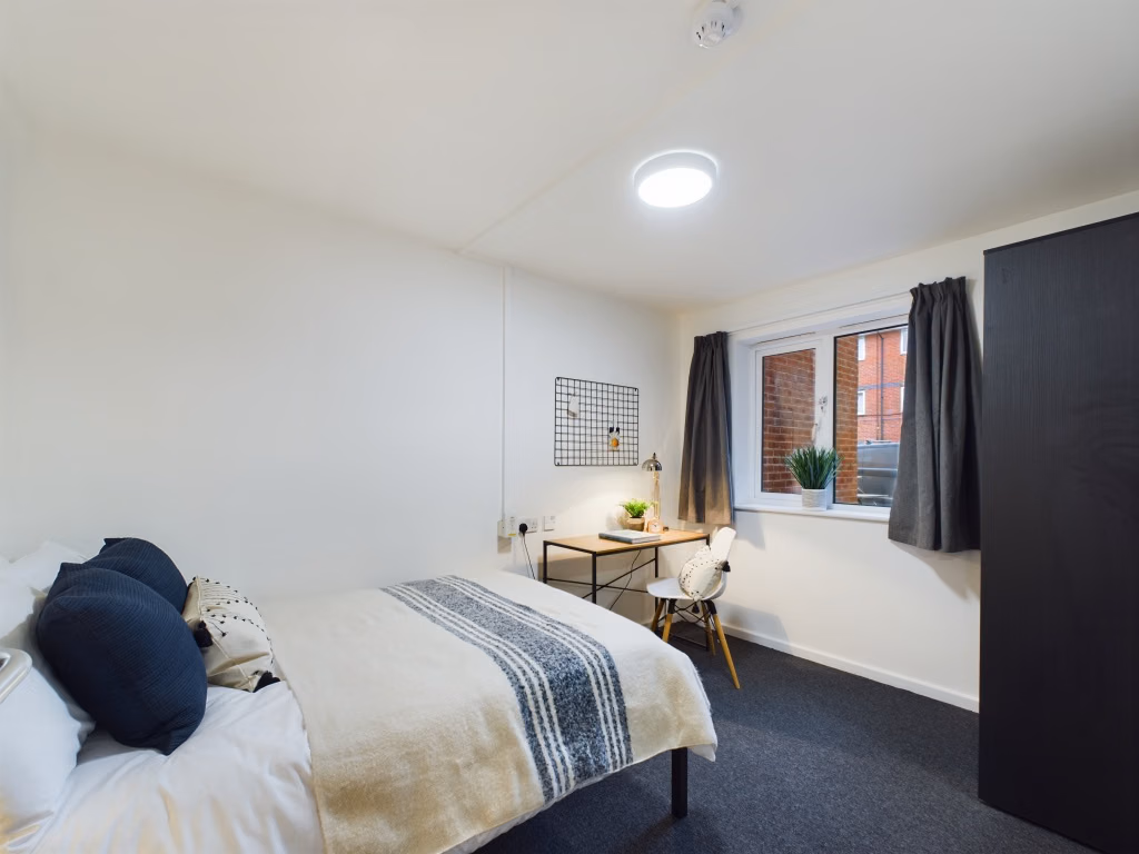 Common Area?w=400&h=260&fit=crop&q=40&auto=format&trim=auto