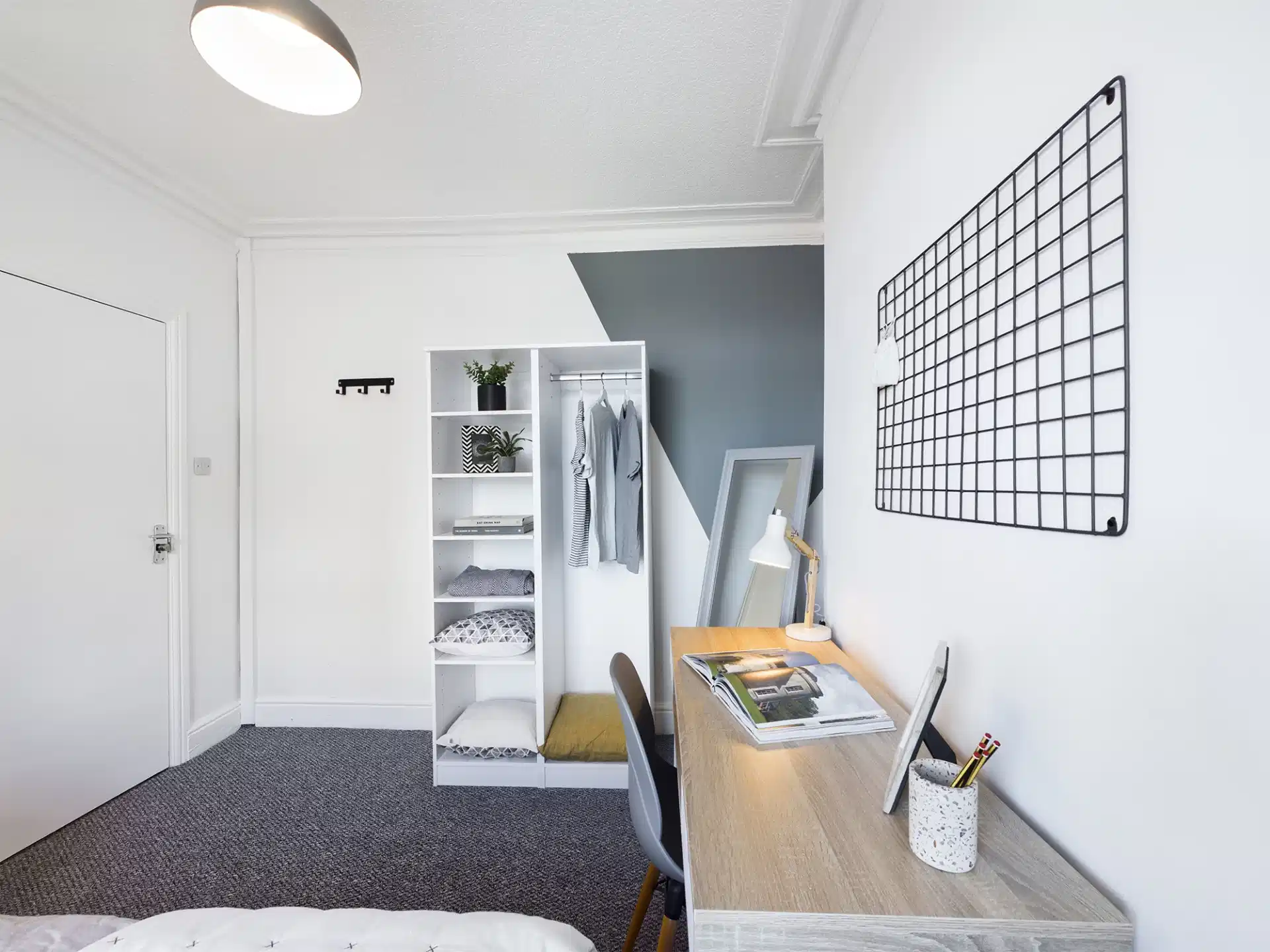 Common Area?w=400&h=260&fit=crop&q=40&auto=format&trim=auto