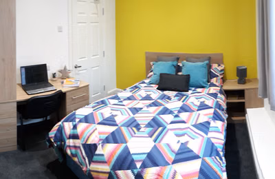 Room in a 5 Bedroom Apartment, Middlesbrough 113 Gresham Road, Middlesbrough - Middlesbrough, England, United Kingdom - Bedroom 3 - Bedroom