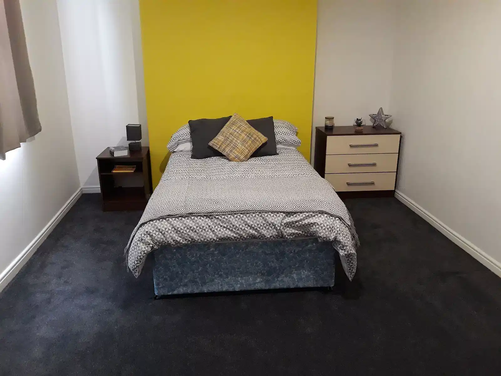 Room in a 6 Bedroom Apartment, 16 Woodlands Road, Middlesbrough - Middlesbrough, England, United Kingdom - Bedroom 2 - Bedroom