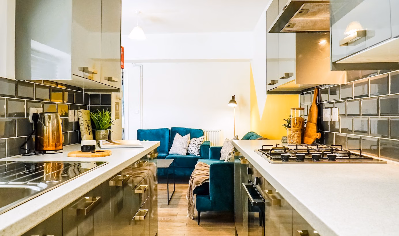 Common Area?w=400&h=260&fit=crop&q=40&auto=format&trim=auto