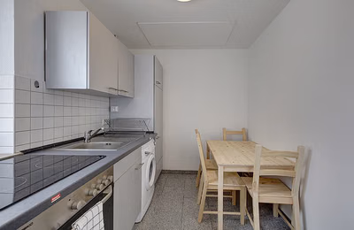 König-Karl-Straße 84, Stuttgart - Stuttgart, Germany - Kitchen