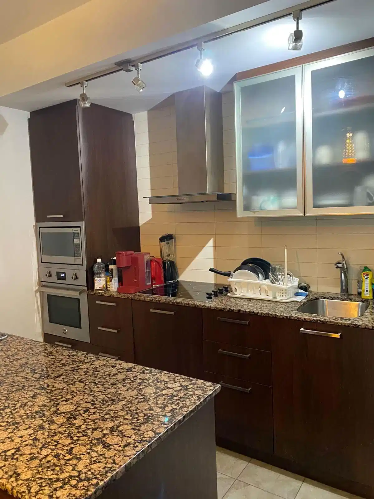 Amenities?w=400&h=260&fit=crop&q=40&auto=format&trim=auto