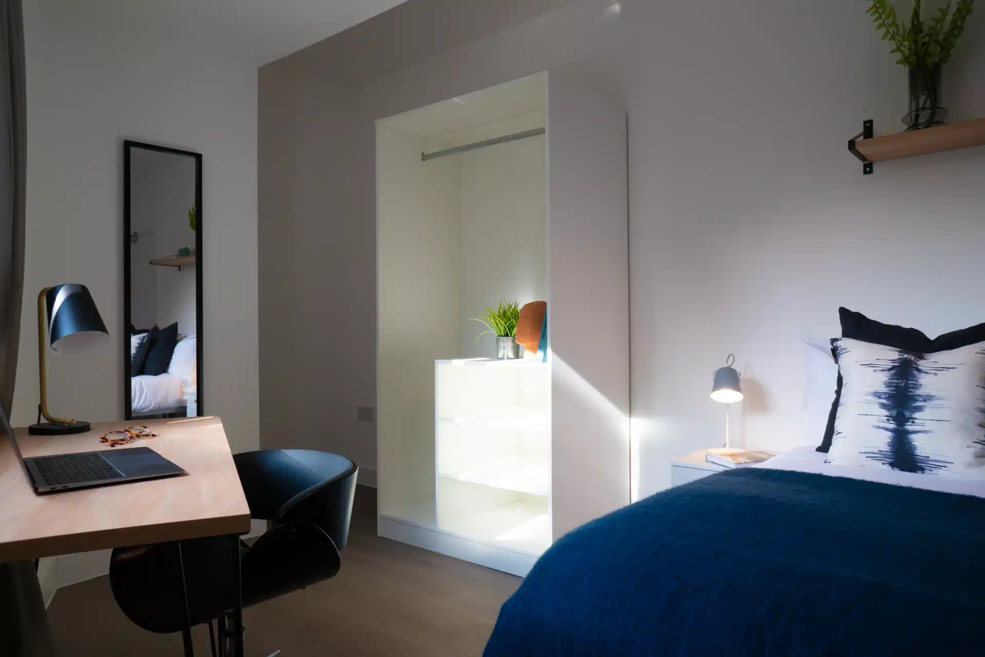 Room in a 5 Bedroom Apartment, 386 Moss Ln E, Manchester M14 4PX - Manchester, England, United Kingdom - Bedroom 3 - Bedroom