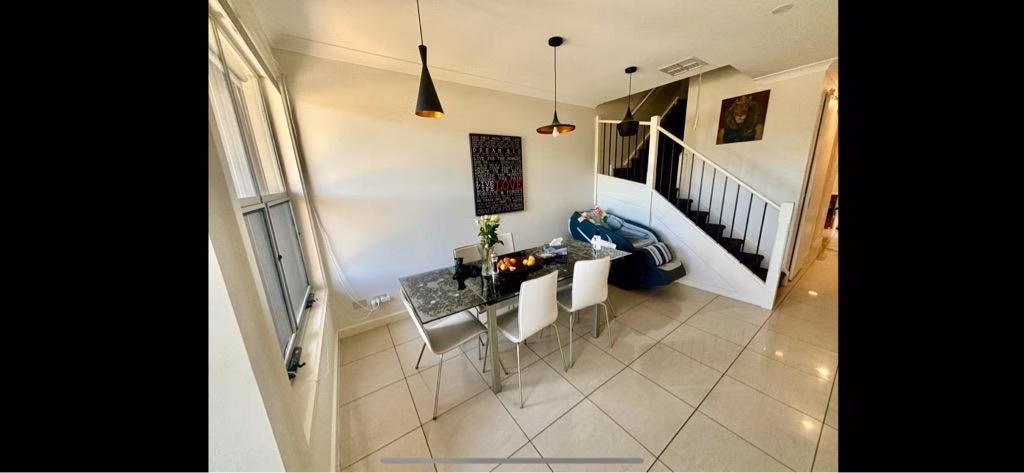 Room 2 - Room?w=400&h=260&fit=crop&q=40&auto=format&trim=auto