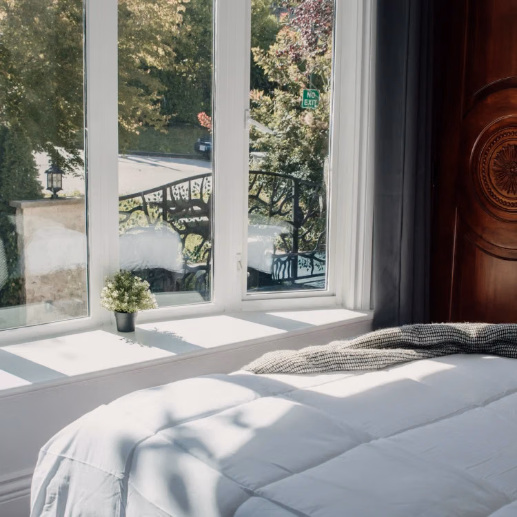 Amenities?w=400&h=260&fit=crop&q=40&auto=format&trim=auto